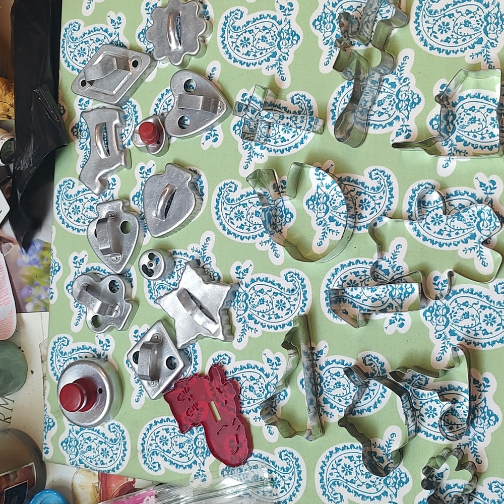 Vintage metal cookie cutters 22